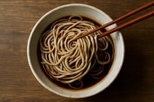 そば汁をつけすぎるのはマナー違反？正しい食べ方と作法を徹底解説